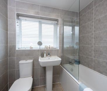 3 bedroom terraced house to rent - Photo 4