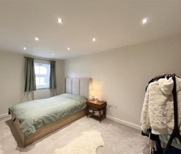 3 bedroom semi-detached house to rent - Photo 4