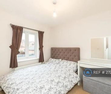 3 bedroom end of terrace house to rent - Photo 1