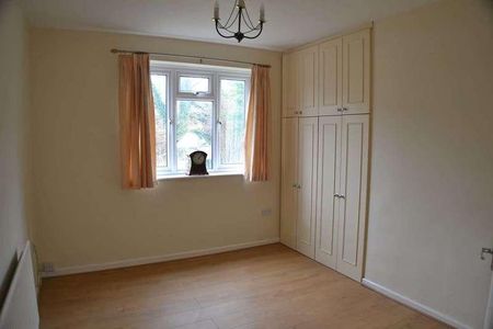 Dene Way Newbury, RG14 - Photo 3