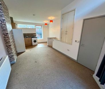 2 bedroom townhouse to rent - Photo 2