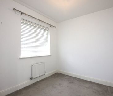 Hampden Square, Heyford Park - Photo 3