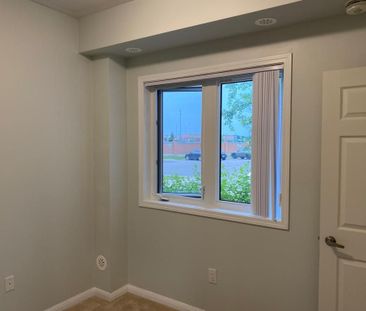 For Lease - 250 Sunny Meadow Boulevard Unit# 110, Brampton, Ontario - Photo 4