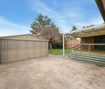 GOOD SIZE FAMILY HOME - Photo 6