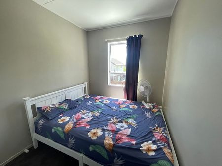 3 Bedrooms 1.5 Bathroom House - Photo 4