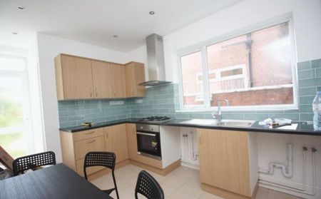 4 bedroom terraced house to rent - Photo 4