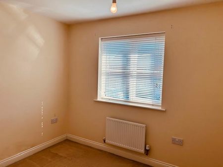 2 bedroom terraced house to rent - Photo 2