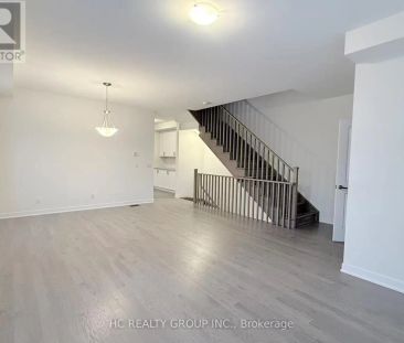 27 HARVEY BUNKER CRESCENT - Photo 1