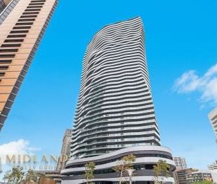 Sophisticated Two-Bedroom Residence with Iconic Harbour Views - Photo 3