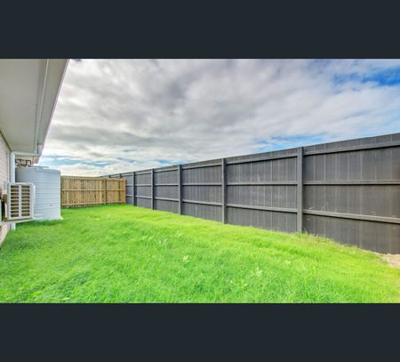 31 Titan Crescent, Banya, Qld 4551 - Photo 4