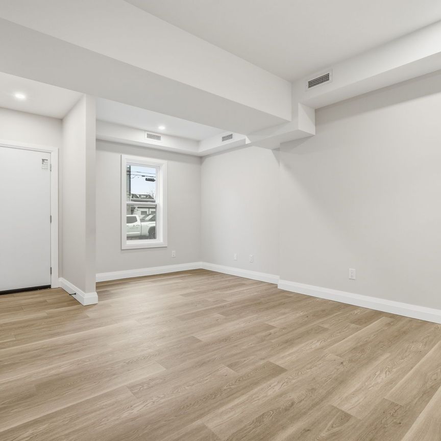 For Lease - 231 Park Street Unit# 1, Hamilton, Ontario - Photo 1