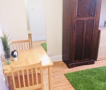 1 Bed Flat, Philip Lane, N15 - Photo 1