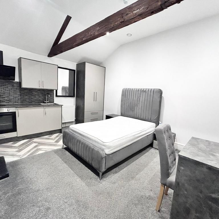 Studio to rent - Photo 1