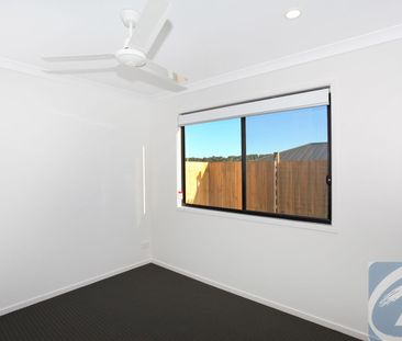 Well-appointed duplex in convenient location - Photo 2