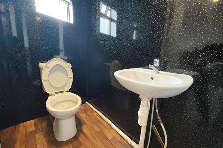 2 Bedroom Flat To Let - HP12 - Photo 5