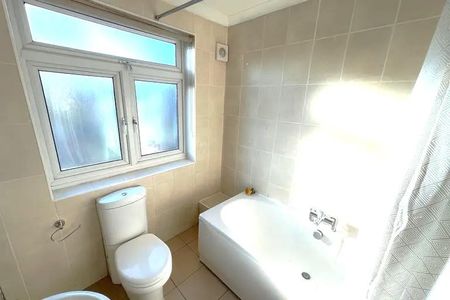 3 bedroom end of terrace house to rent - Photo 5