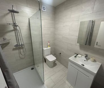 1 bedroom in a house share to rent - Photo 3