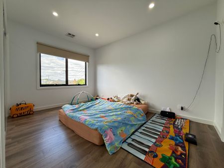 Near New Light & Bright Boutique Home - Photo 4