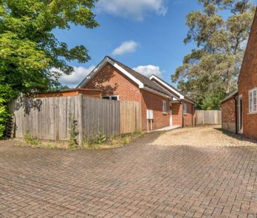 2 Bedroom Bungalow - Main Road, Otterbourne - Photo 2