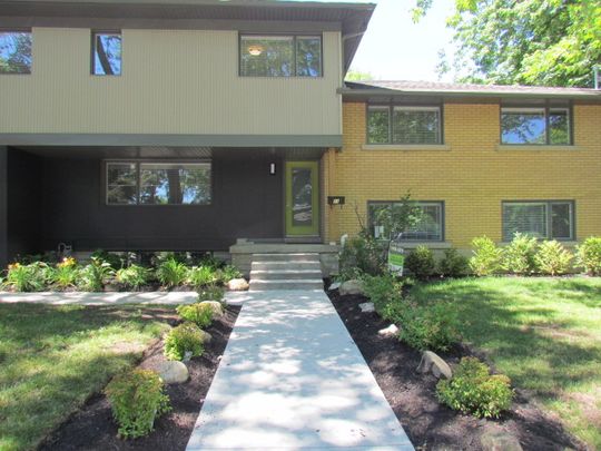 21 University Ave W, Guelph - Photo 1