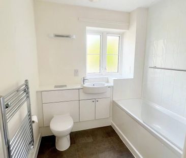 4 bedroom end of terrace house to rent - Photo 5