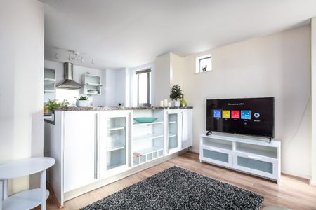 2 Bed Flat, Blantyre Street, M15 - Photo 3