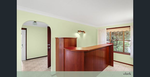 Spacious Family Home with Pool in a Quiet Bridgeman Downs Pocket - Photo 1