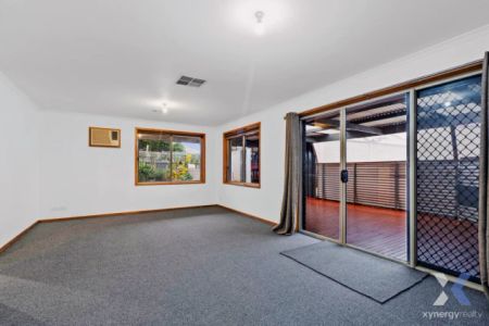 5 Bed, 3 Bath - Photo 2