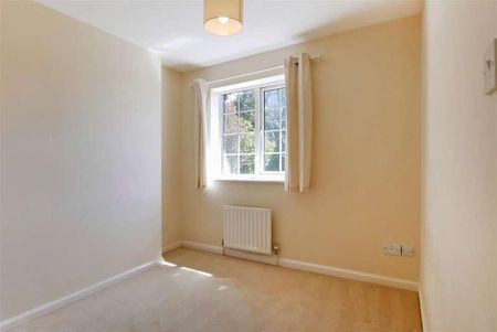 Tamar Way, Tangmere, PO20 - Photo 5