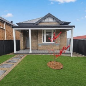 Modern & Newly Renovated Family Home - Photo 2