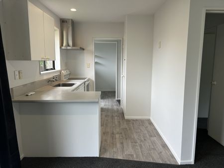 2/5 Gates Lane, Woolston - Photo 4