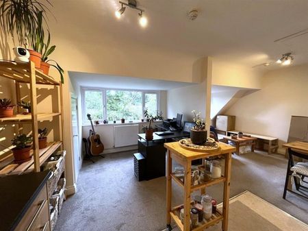 Quarry House, Charlton Road, Brentry, BS10 6NP - Photo 2