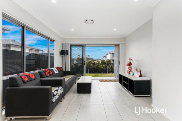 Beautiful 4 Bedroom Home in Great Location! - Photo 1