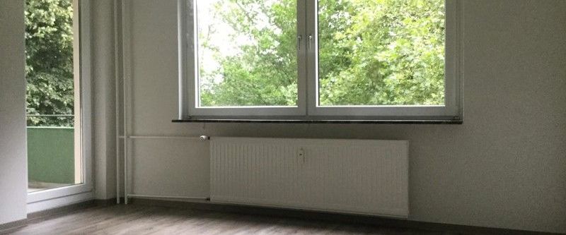 Helle 2Zimmer-Wohnung im Erdgeschoss mit bodengleicher Dusche und Balkon! - Photo 1