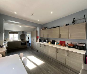 1 bedroom in a house share to rent - Photo 5