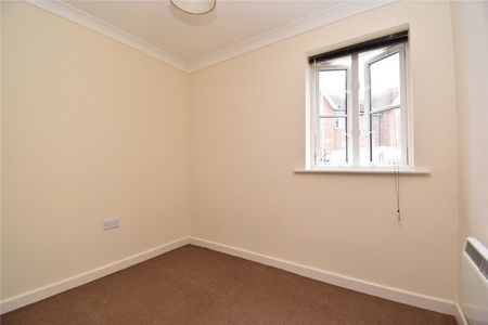 Colchester Road, Wivenhoe, Colchester, Essex, CO7 9HS - Photo 2