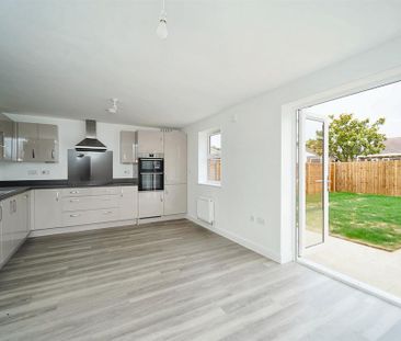 4 bedroom detached house to rent - Photo 6