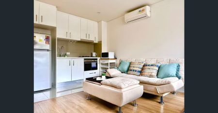 Perfectly positioned, well furnished 2-Bedroom Apartment in the heart of Burwood - Photo 5