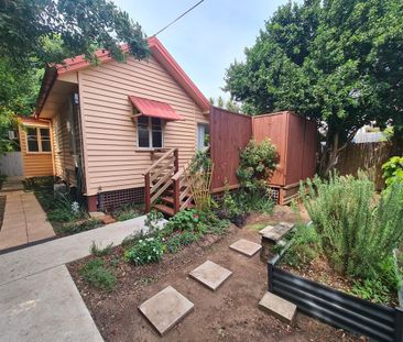 PRIVATE MODERN COTTAGE - Photo 2