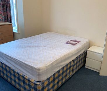 5 bedroom semi-detached house to rent - Photo 6