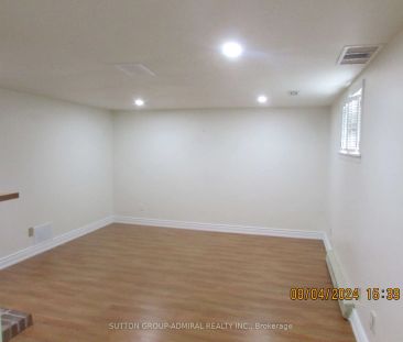 Detached Home For Lease | N9237422 - Photo 2