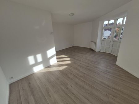 Location Appartement 2 pièces 48m² LOOS 59120 - Photo 2