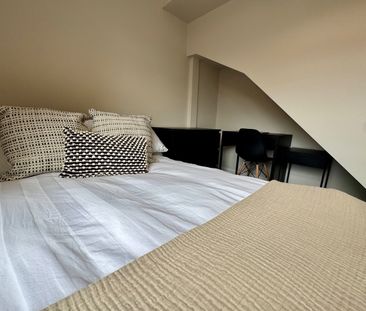 6 Bed Semi-Detached House, Beeston Road, NG7 - Photo 2