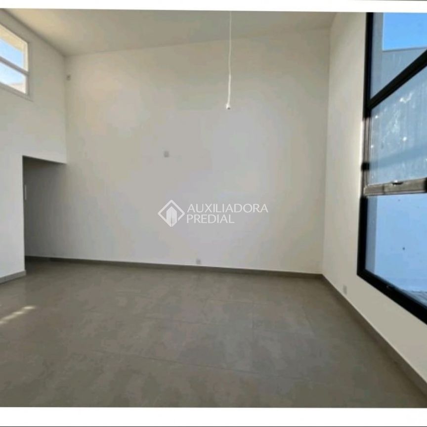 Casa Geminada com 2 quartos e 92m² para alugar em Centro, Nova Santa Rita. - Photo 1