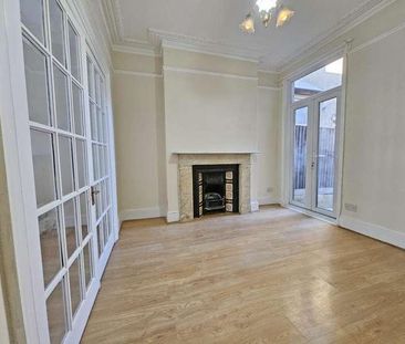 Courtland Avenue, Ilford, IG1 - Photo 3