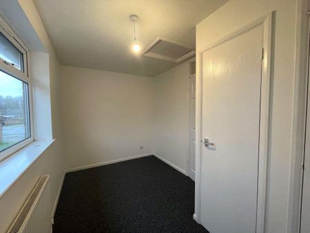 2 bedroom semi-detached house to rent - Photo 4