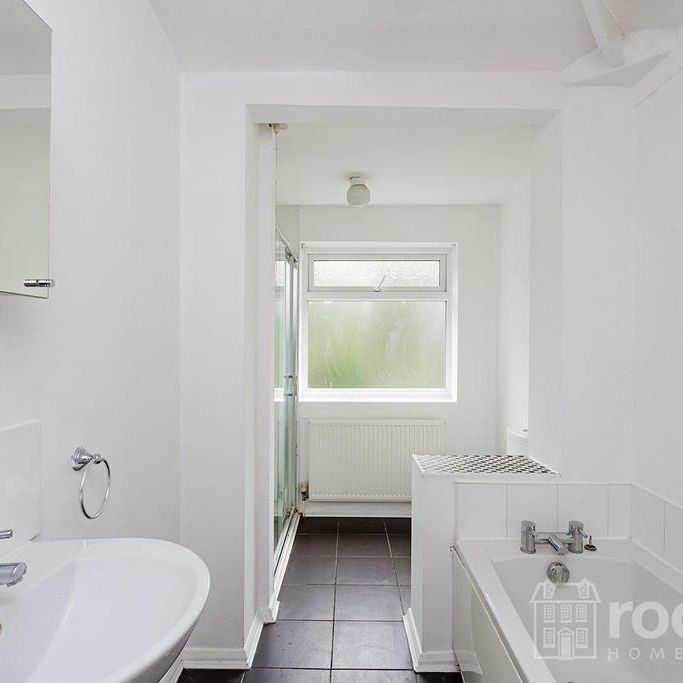 3 bedroom semi-detached house to rent - Photo 1