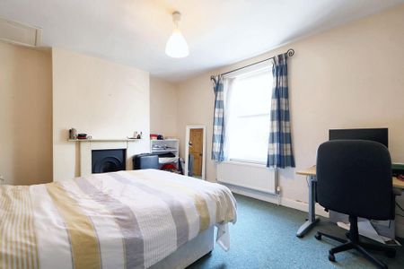 5 bedroom terraced house to rent - Photo 4