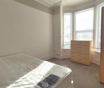 4 bedroom terraced house to rent - Photo 3