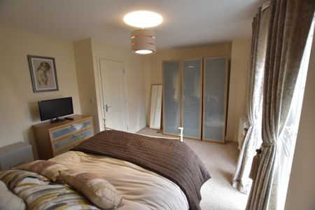 1 bedroom in a house share to rent - Photo 4